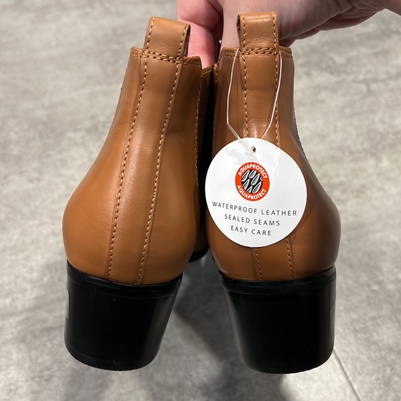 NWOB Blondo Waterproof Ankle Boots Size 11 - Picture 4 of 9